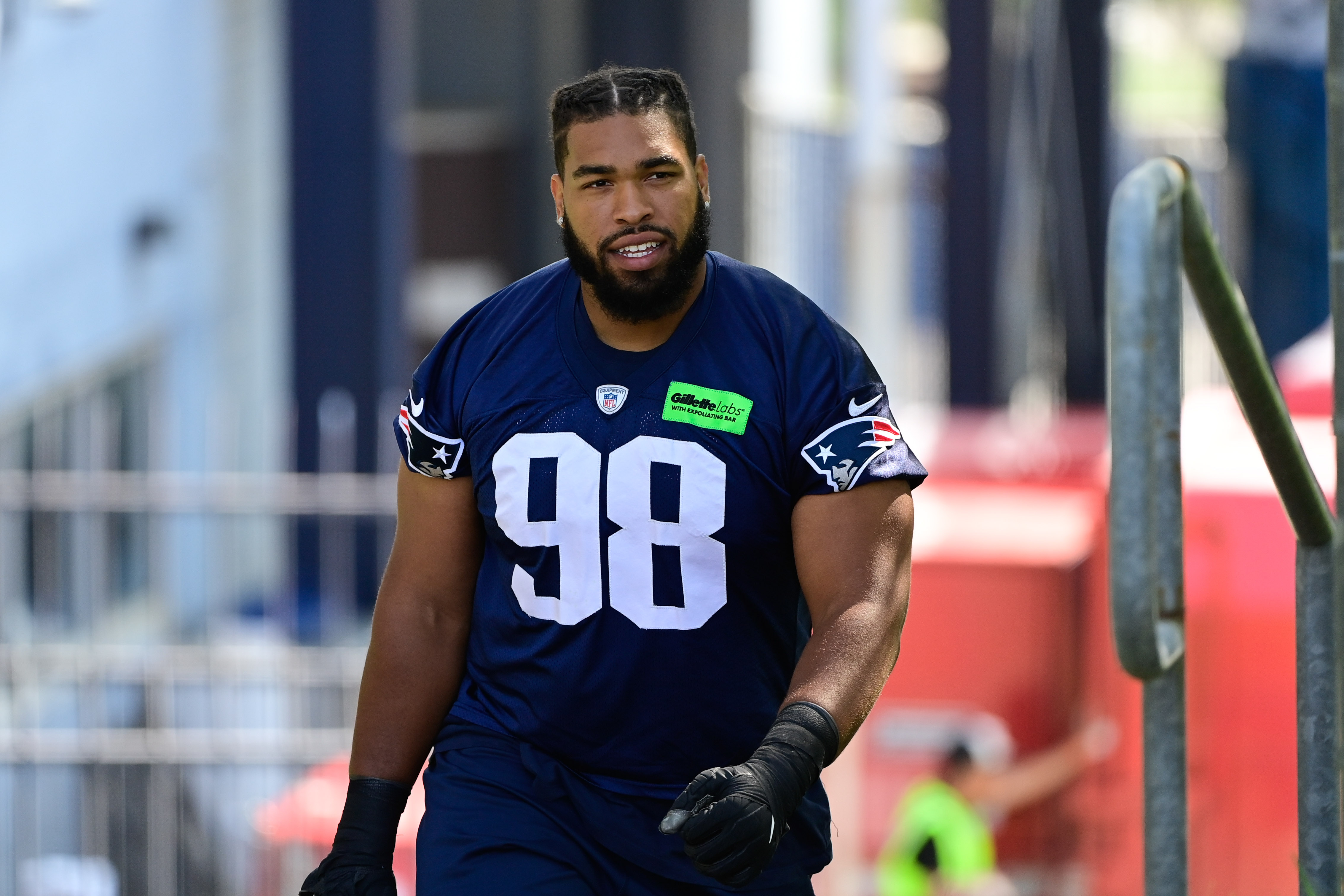 The Patriots have waived DL Carl Davis #patsnation