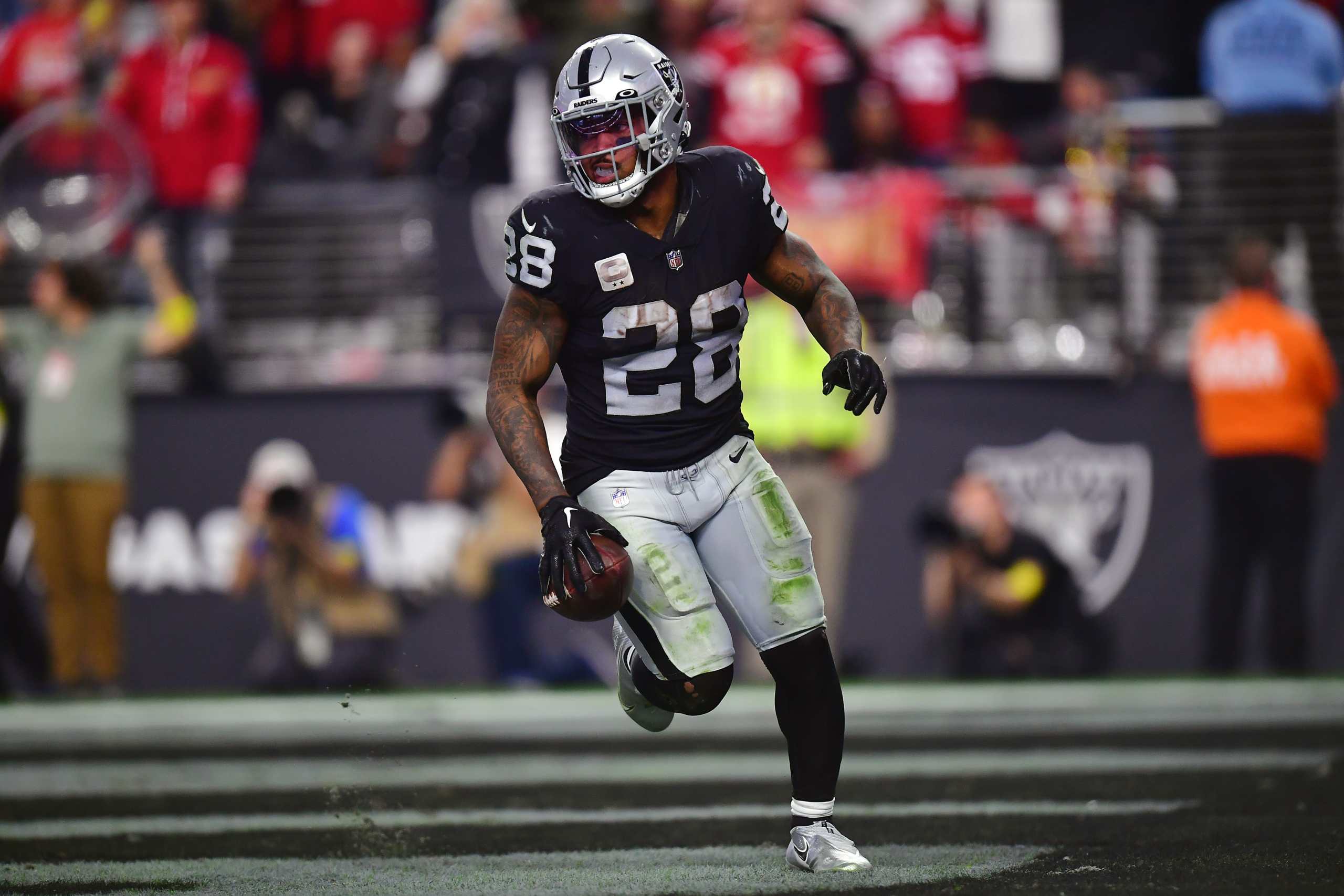 Josh Jacobs proving his worth to Raiders with rushing game