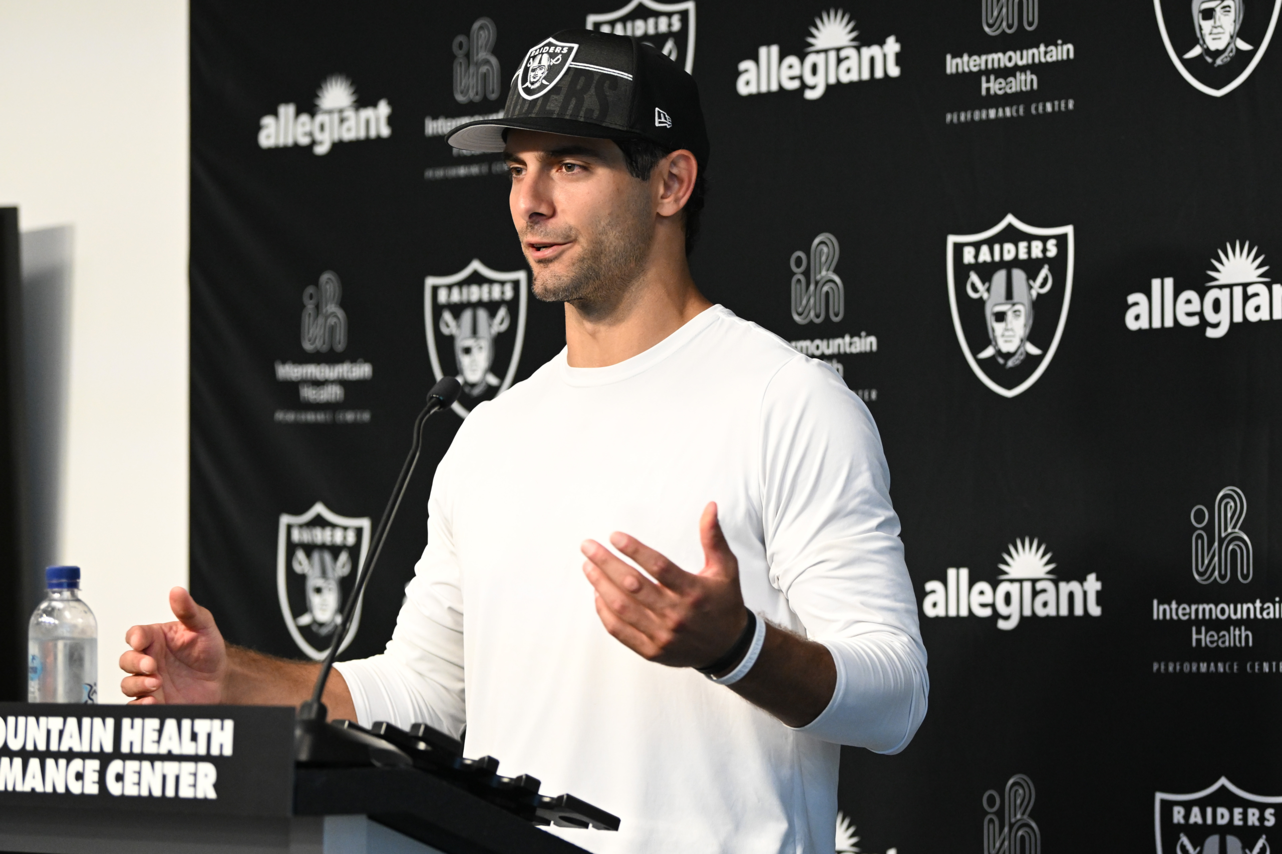 Raiders QB Jimmy Garoppolo struggling to throw deep ball in camp