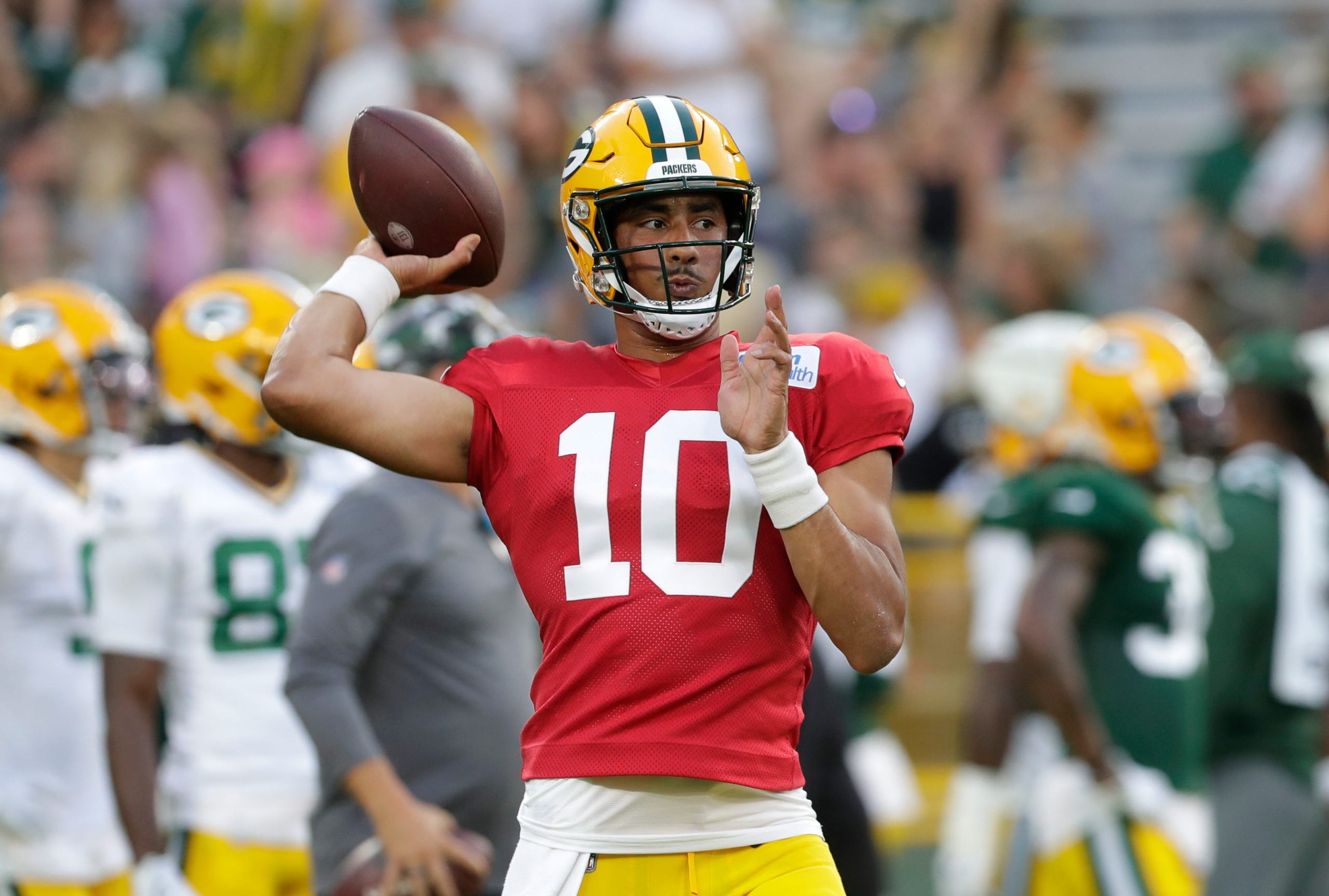 Aaron Rodgers Reaches Out To Green Bay QB Jordan Love Ahead Of Camp