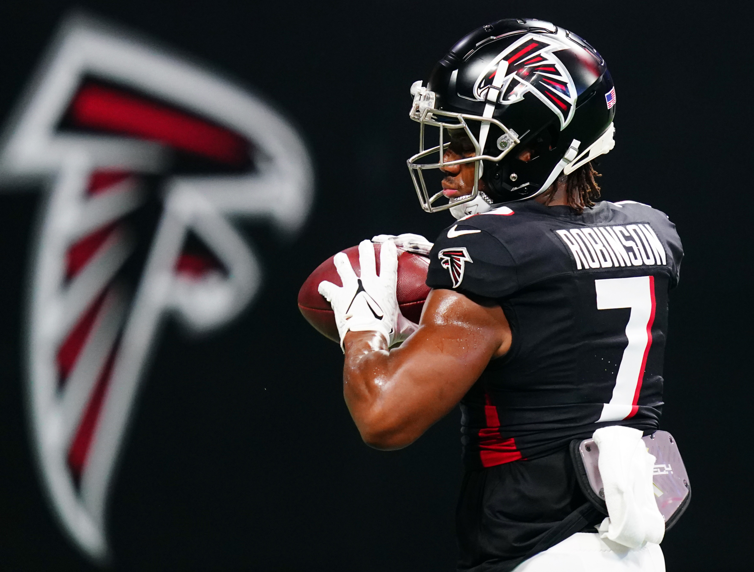 Incredible stat highlights excellence of Falcons rookie Bijan Robinson