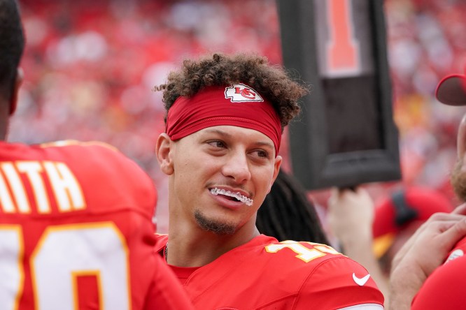 nfl quarterback pay: patrick mahomes