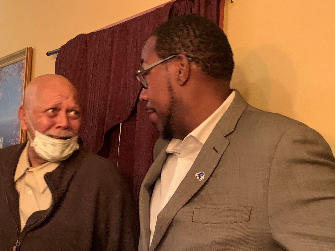 Phil Sellers (left) and Jerry Walker at the RU-SHU Banquet

Banquet 4