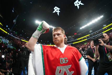 Canelo Alvarez returns to the ring Saturday night to fight Jermell Charlo in Las Vegas at T-Mobile Arena. Mandatory Credit: Joe Camporeale-USA TODAY Sports