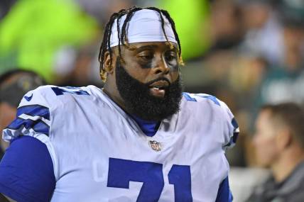 Oct 16, 2022; Philadelphia, Pennsylvania, USA; Dallas Cowboys offensive tackle Jason Peters (71) against the Philadelphia Eagles at Lincoln Financial Field. Mandatory Credit: Eric Hartline-USA TODAY Sports