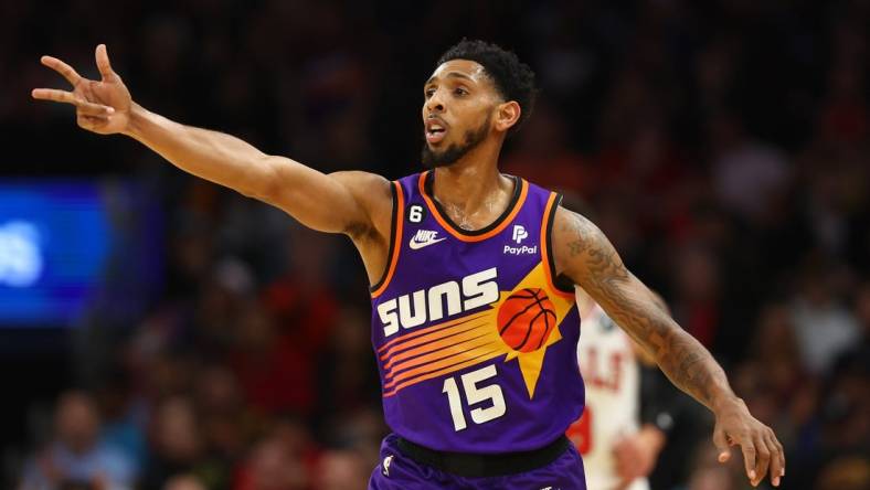 Nov 30, 2022; Phoenix, Arizona, USA; Phoenix Suns guard Cameron Payne (15) reacts against the Chicago Bulls during the first half  at Footprint Center. Mandatory Credit: Mark J. Rebilas-USA TODAY Sports