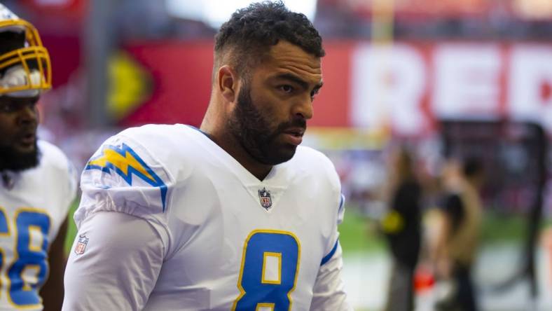 Nov 27, 2022; Glendale, Arizona, USA; Los Angeles Chargers linebacker Kyle Van Noy (8) against the Arizona Cardinals at State Farm Stadium. Mandatory Credit: Mark J. Rebilas-USA TODAY Sports