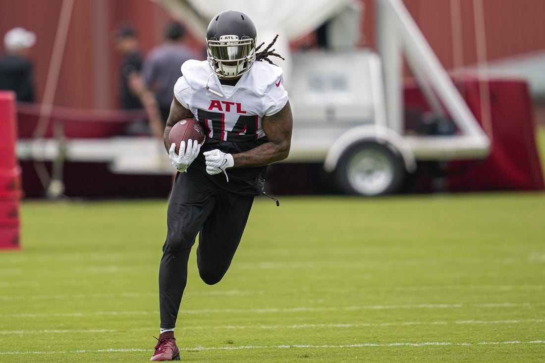 Atlanta Falcons running back Cordarrelle Patterson (84) walks off