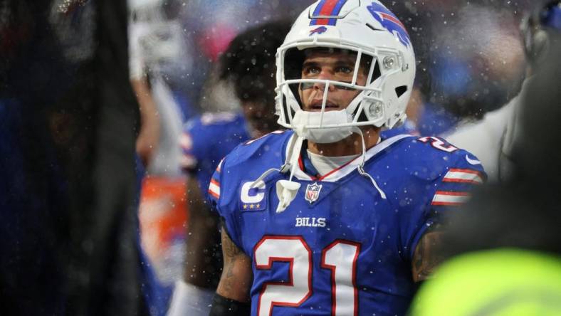 Bills safety Jordan Poyer on the sideline against the Jets in December 2022.