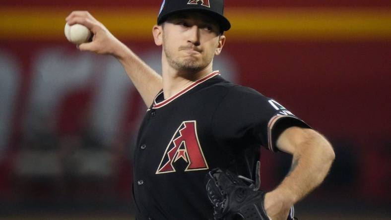 Arizona Diamondbacks Zach Davies (27) pitches against the Pittsburgh Pirates at Chase Field in Phoenix on July 9, 2023.