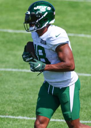 Jul 31, 2023; Florham Park, NY, USA; New York Jets wide receiver Randall Cobb (18) participates in drills during the New York Jets Training Camp at Atlantic Health Jets Training Center.  Mandatory Credit: Vincent Carchietta-USA TODAY Sports