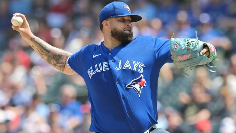 Aug 10, 2023; Cleveland, Ohio, USA; Toronto Blue Jays starting pitcher Alek Manoah (6) throws a pitch during the first inning against the Cleveland Guardians at Progressive Field. Mandatory Credit: Ken Blaze-USA TODAY Sports