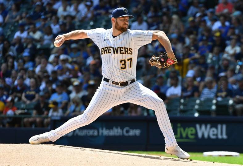 MILWAUKEE, WI - SEPTEMBER 03: Milwaukee Brewers starting pitcher