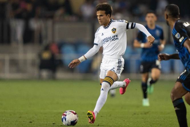 Aug 30, 2023; San Jose, California, USA;  Los Angeles Galaxy midfielder Riqui Puig (6) controls the ball during the second half against the San Jose Earthquakes at PayPal Park. Mandatory Credit: Stan Szeto-USA TODAY Sports