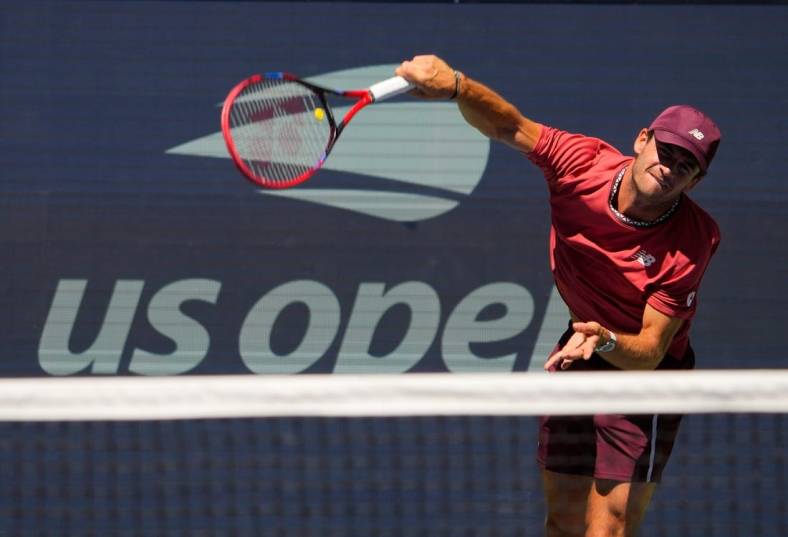 Sept 1, 2023; Flushing, NY, USA; Tommy Paul of the USA hits to Alejandro Davidovich Fokina of Spain on day five of the 2023 U.S. Open tennis tournament at USTA Billie Jean King National Tennis Center. Mandatory Credit: Robert Deutsch-USA TODAY Sports