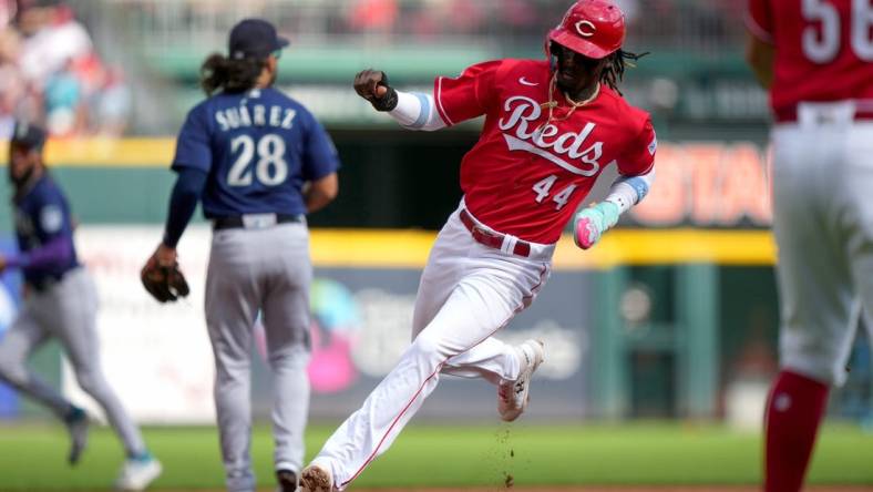 Cincinnati Reds third baseman Elly De La Cruz (44) rounds third base to score in the first inning of a baseball game between the Seattle Mariners and the Cincinnati Reds, Monday, Sept. 4, 2023, at Great American Ball Park in Cincinnati.