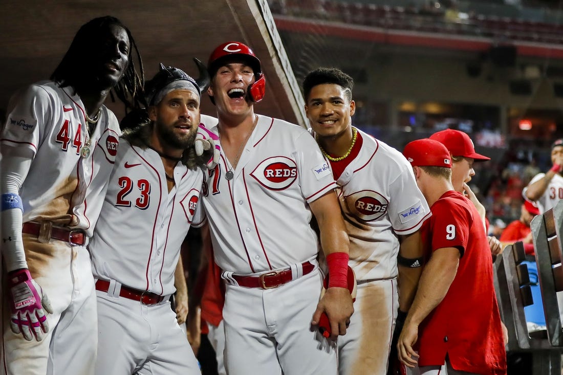 Phillips Leads Reds in 6-Run Comeback Over Diamondbacks - The New