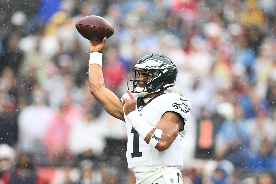 Philadelphia Eagles Win 25 - 20 New England Patriots NFL Kickoff