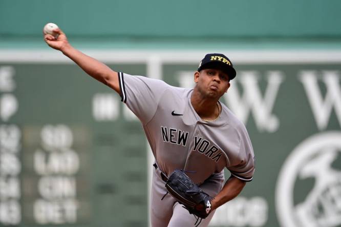 Sep 12, 2023; Boston, Massachusetts, USA; New York Yankees starting pitcher Randy Vasquez (98) pitches against the Boston Red Sox during the first inning at Fenway Park. Mandatory Credit: Eric Canha-USA TODAY Sports