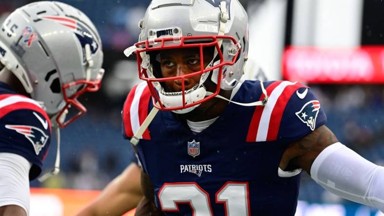 Sep 10, 2023; Foxborough, Massachusetts, USA; New England Patriots cornerback Jonathan Jones (31) prepares for a game against the Philadelphia Eagles during the warm-up period at Gillette Stadium. Mandatory Credit: Eric Canha-USA TODAY Sports