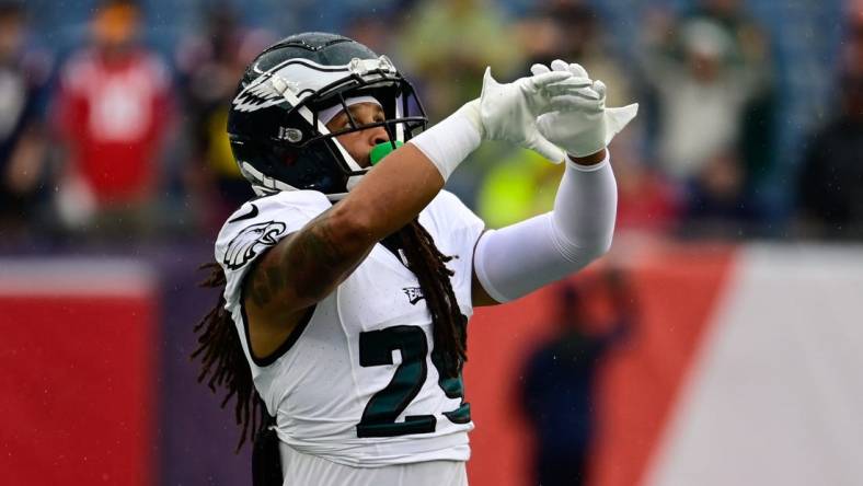 Sep 10, 2023; Foxborough, Massachusetts, USA; Philadelphia Eagles cornerback Avonte Maddox (29) makes a catch during the warm-up period before a game against the New England Patriots at Gillette Stadium. Mandatory Credit: Eric Canha-USA TODAY Sports