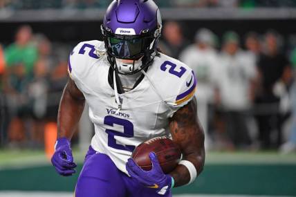 Sep 14, 2023; Philadelphia, Pennsylvania, USA; Minnesota Vikings running back Alexander Mattison (2) during warmups against the Philadelphia Eagles at Lincoln Financial Field. Mandatory Credit: Eric Hartline-USA TODAY Sports