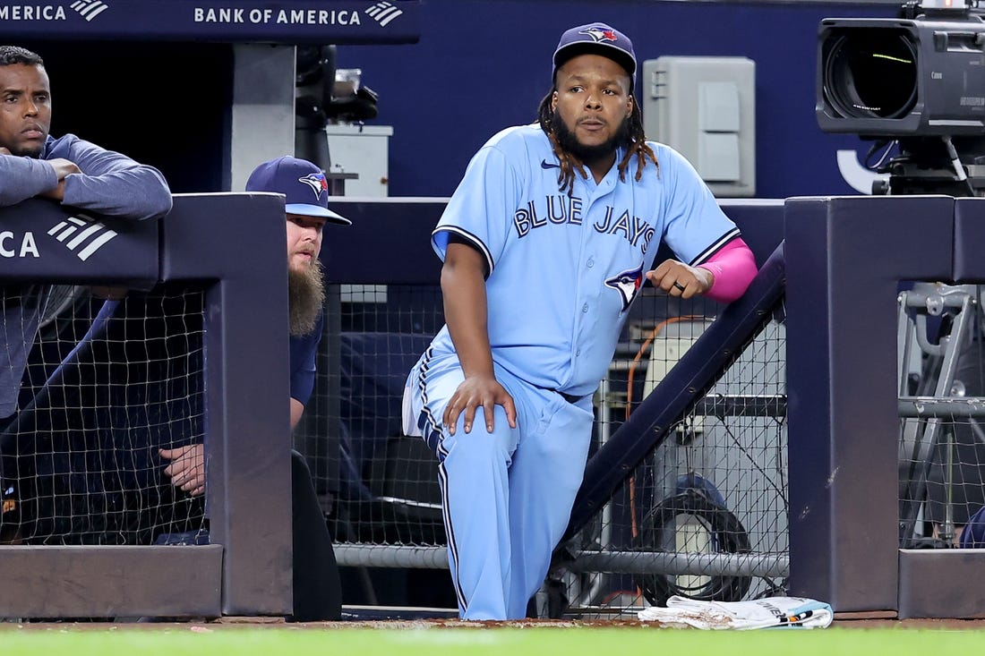 Blue Jays' Vladimir Guerrero Jr. (knee) listed day-to-day