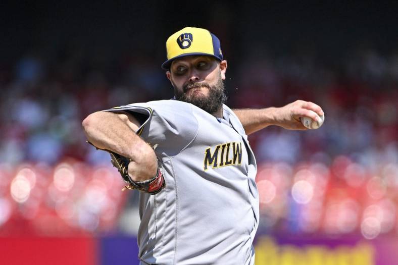Sep 21, 2023; St. Louis, Missouri, USA;  Milwaukee Brewers starting pitcher Wade Miley (20) pitches against the St. Louis Cardinals during the fourth inning at Busch Stadium. Mandatory Credit: Jeff Curry-USA TODAY Sports