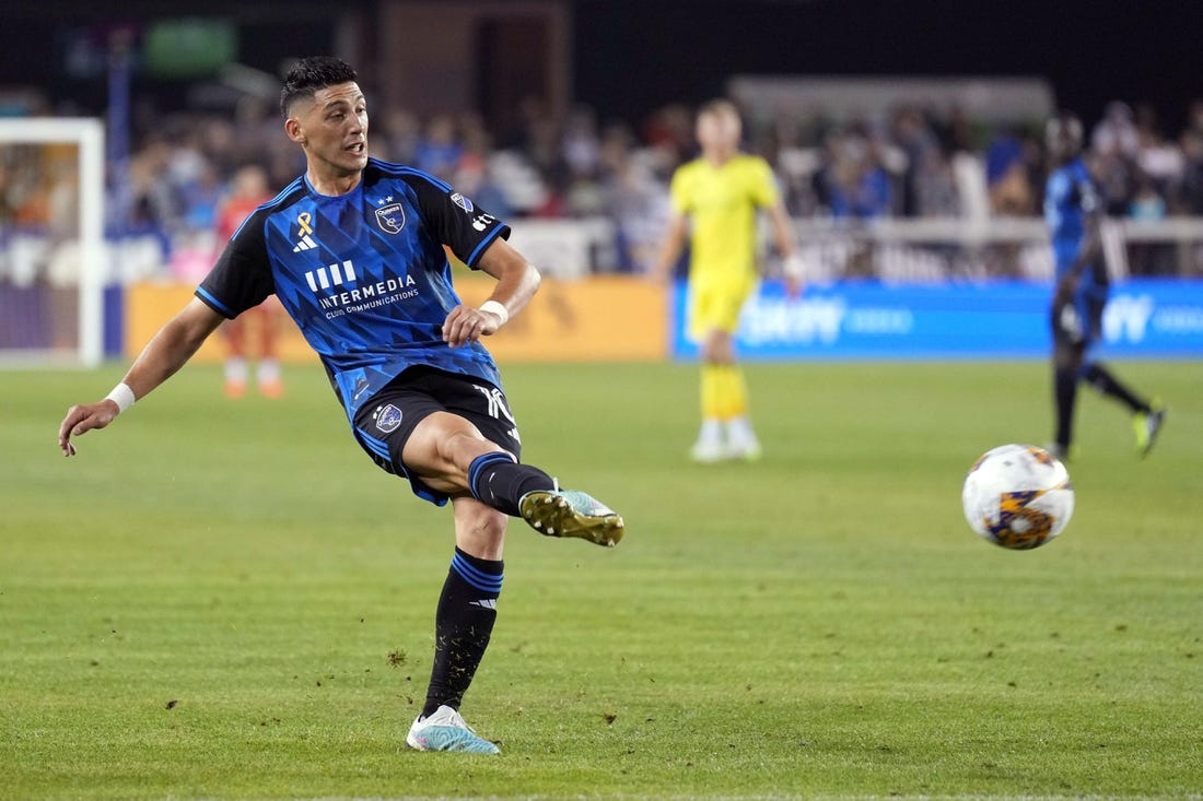 Sep 23, 2023; San Jose, California, USA; San Jose Earthquakes forward Cristian Espinoza (10) passes the ball against the Nashville SC in the second half at PayPal Park. Mandatory Credit: Darren Yamashita-USA TODAY Sports