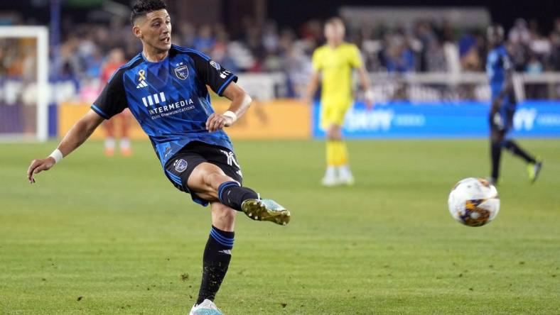 Sep 23, 2023; San Jose, California, USA; San Jose Earthquakes forward Cristian Espinoza (10) passes the ball against the Nashville SC in the second half at PayPal Park. Mandatory Credit: Darren Yamashita-USA TODAY Sports