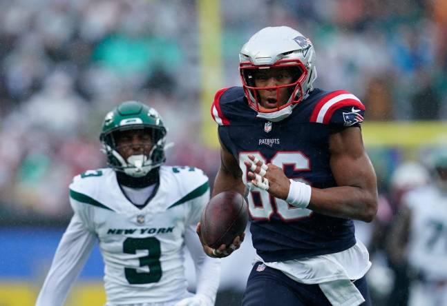 Patriots escape with 15th straight win over Jets