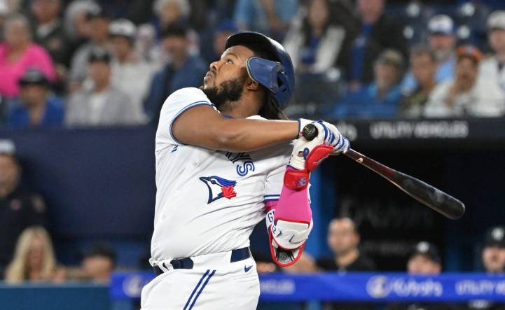 Blue Jays top Yanks, back in playoffs for 1st time since '16