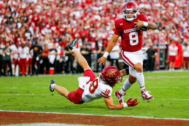 No. 14 Oklahoma scores 29 unanswered to rout Iowa St.