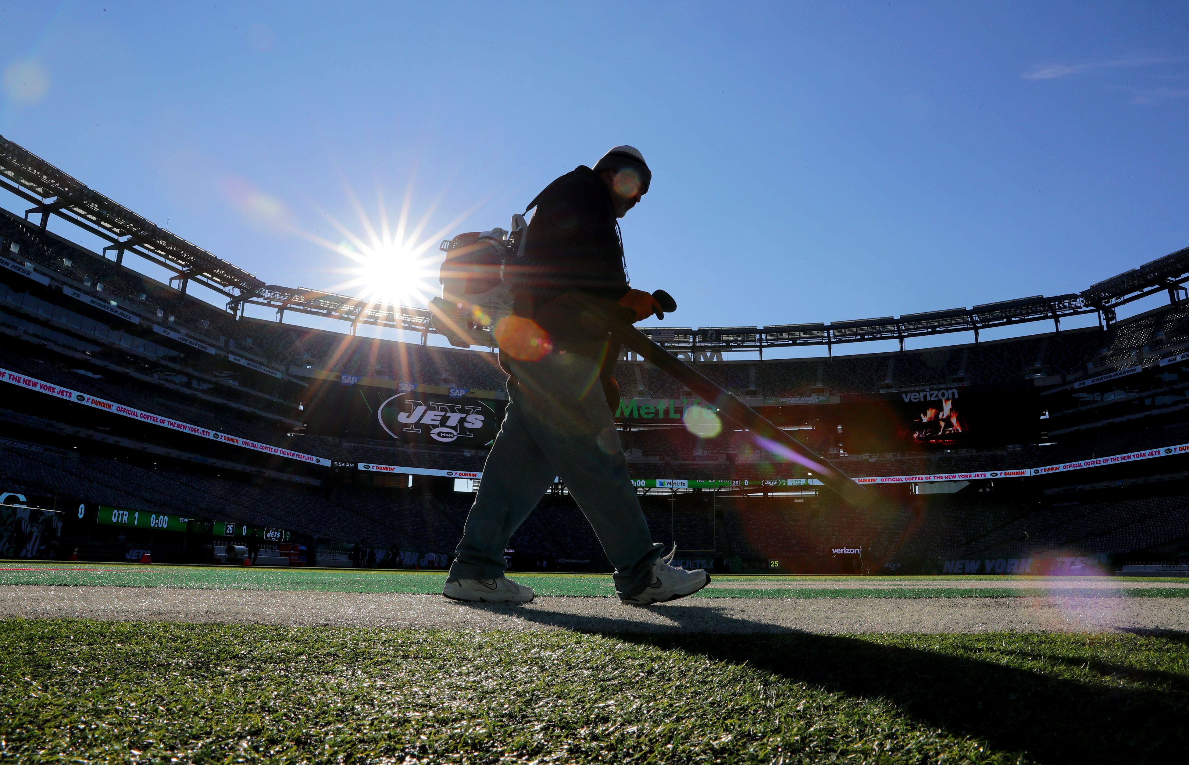 MetLife Stadium replaces playing surface, sticks with FieldTurf