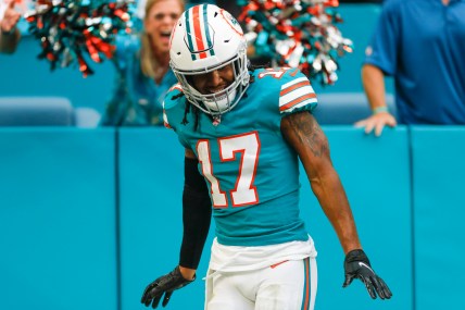 Miami WR Jaylen Waddle questionable to return as Dolphins trail Bills 14-0  - Buffalo Rumblings