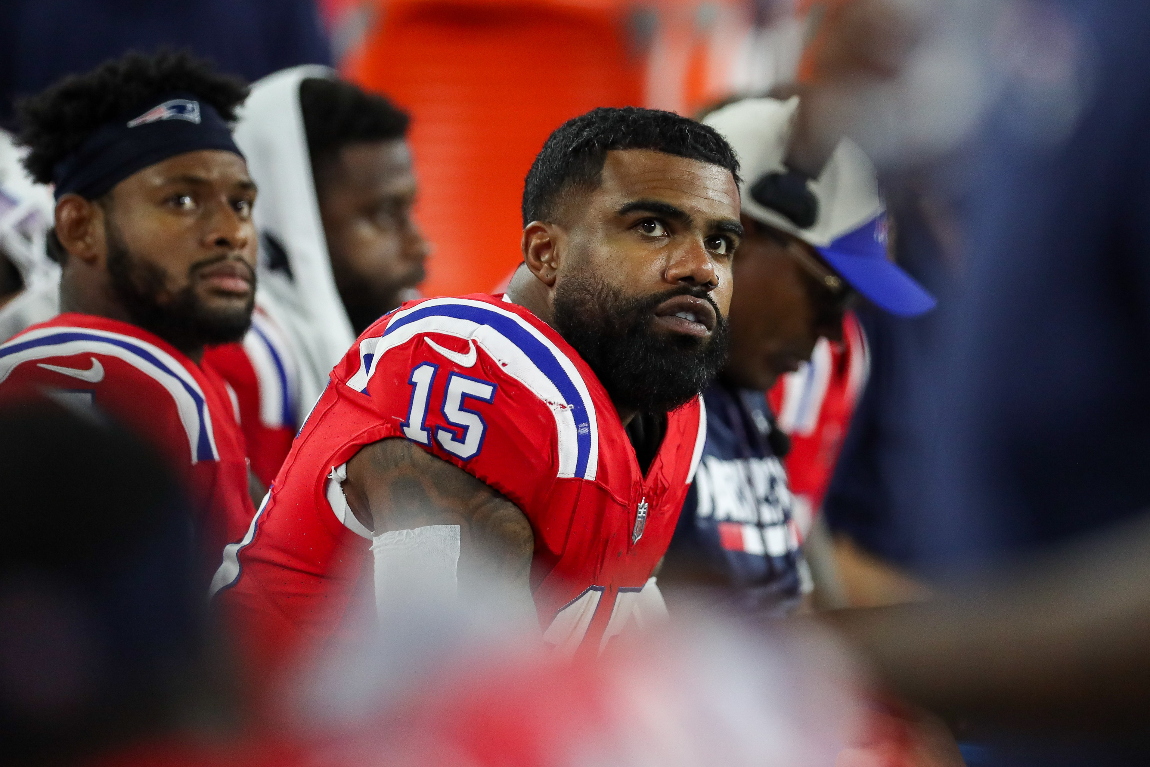 Patriots RB Ezekiel Elliott all business in return to Dallas