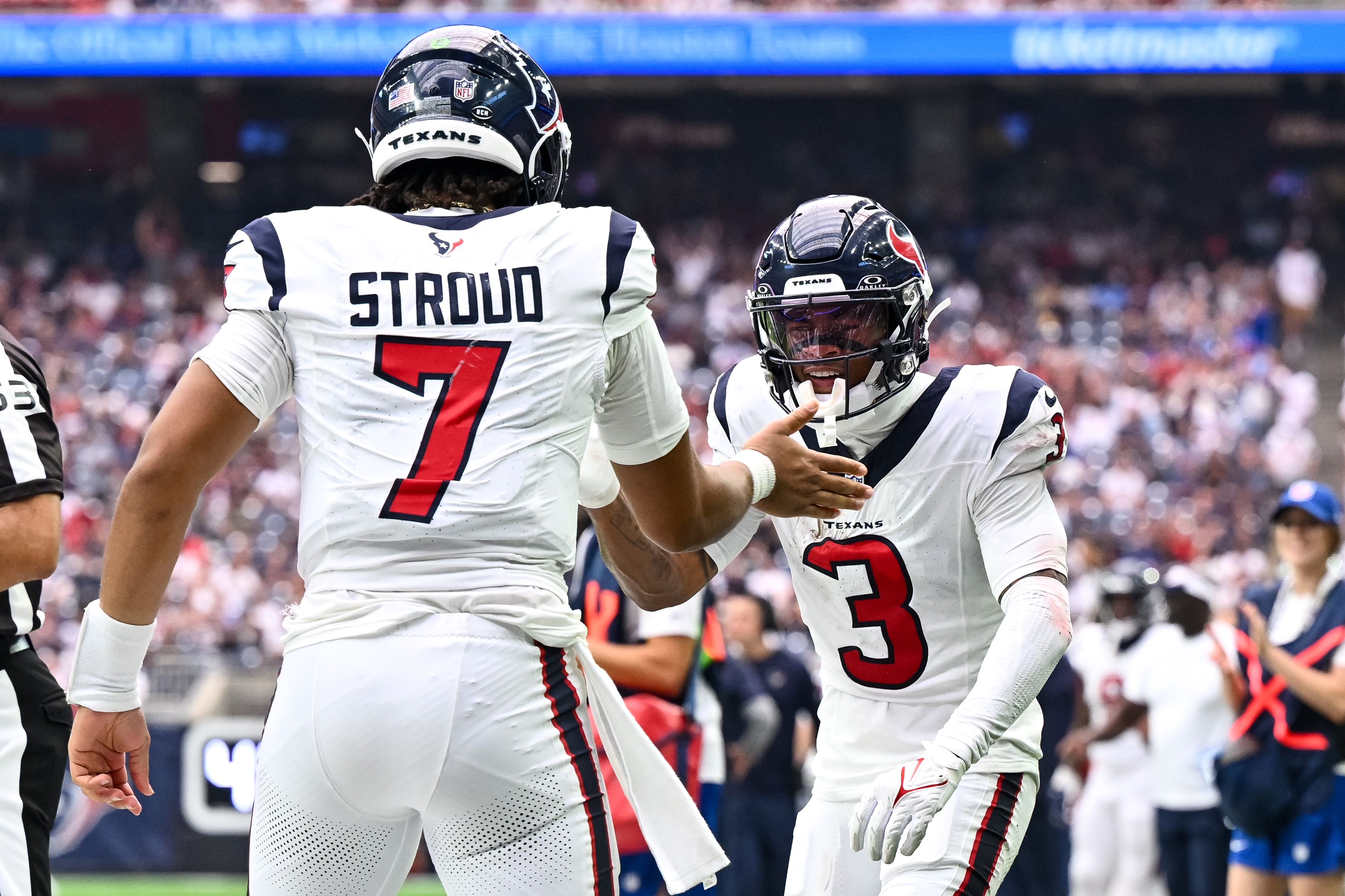 Fantasy Football QB-WR Stacks Today: Top DraftKings NFL DFS  Quarterback-Wide Receiver Picks for Week 3 - DraftKings Network