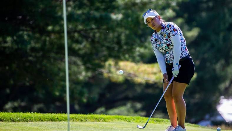 Jasmine Suwannapura chips tthe ball onto the green Thursday, June 16, 2022, at Blythefield Country Club in Belmont Michigan.

Meijer Classic Lpga 2022 16