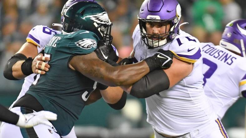 Sep 19, 2022; Philadelphia, Pennsylvania, USA; Minnesota Vikings guard Ezra Cleveland (72) blocks Philadelphia Eagles defensive tackle Javon Hargrave (97) at Lincoln Financial Field. Mandatory Credit: Eric Hartline-USA TODAY Sports