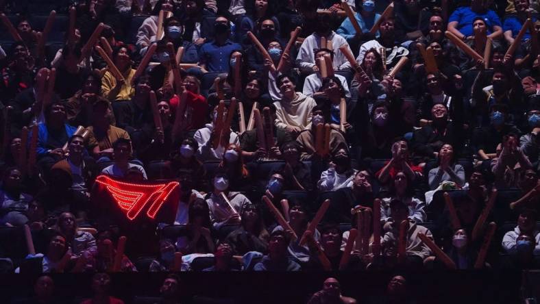 Nov 5, 2022; San Francisco, California, USA; Fans during the League of Legends World Championships between T1 and DRX at Chase Center. Mandatory Credit: Kelley L Cox-USA TODAY Sports