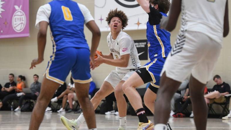 July 5, 2023; North Augusta, S.C., USA; Vegas Elite Trent Perry (0) looks to the basket during the Vegas Elite and Boo Williams game at third day of the Peach Jam in Riverview Park Activities Center. Vegas Elite defeated Boo Williams 71-52. Mandatory Credit: Katie Goodale-USA TODAY Network