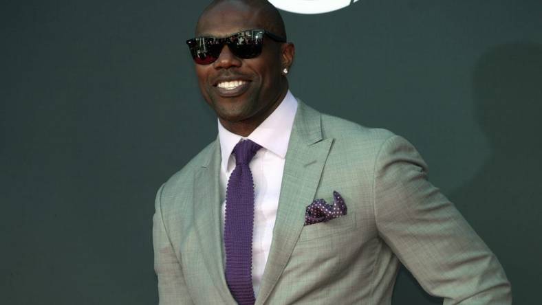 Jul 12, 2023; Los Angeles, CA, USA; Philadelphia Eagles wide receiver Terrell Owens arrives on the red carpet before the 2023 ESPYS at the Dolby Theatre. Mandatory Credit: Kirby Lee-USA TODAY Sports