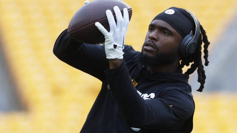 Sep 10, 2023; Pittsburgh, Pennsylvania, USA;  Pittsburgh Steelers wide receiver Diontae Johnson (18) warms up before the game against the San Francisco 49ers at Acrisure Stadium. Mandatory Credit: Charles LeClaire-USA TODAY Sports