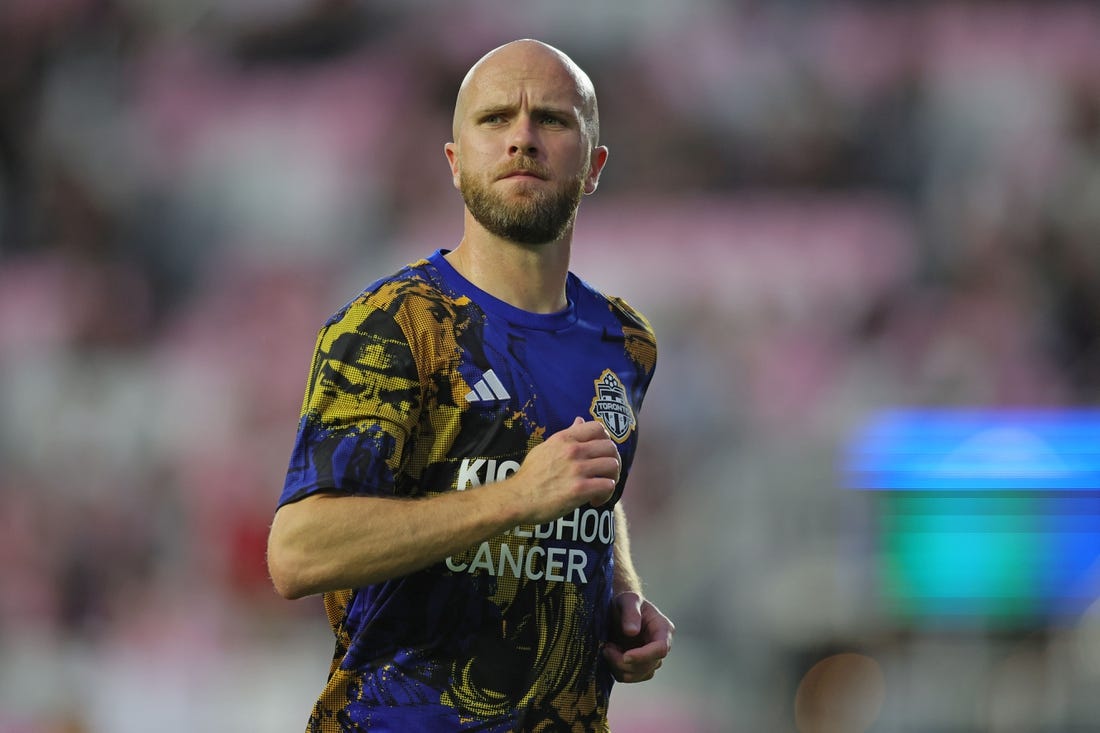 Sep 20, 2023; Fort Lauderdale, Florida, USA; Toronto FC midfielder Michael Bradley (4) before the game against  Inter Miami at DRV PNK Stadium. Mandatory Credit: Sam Navarro-USA TODAY Sports