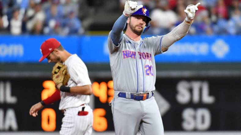 Sep 22, 2023; Philadelphia, Pennsylvania, USA; New York Mets first baseman Pete Alonso (20) reacts after hitting an RBI double during the first inning against the Philadelphia Phillies at Citizens Bank Park. Mandatory Credit: Eric Hartline-USA TODAY Sports