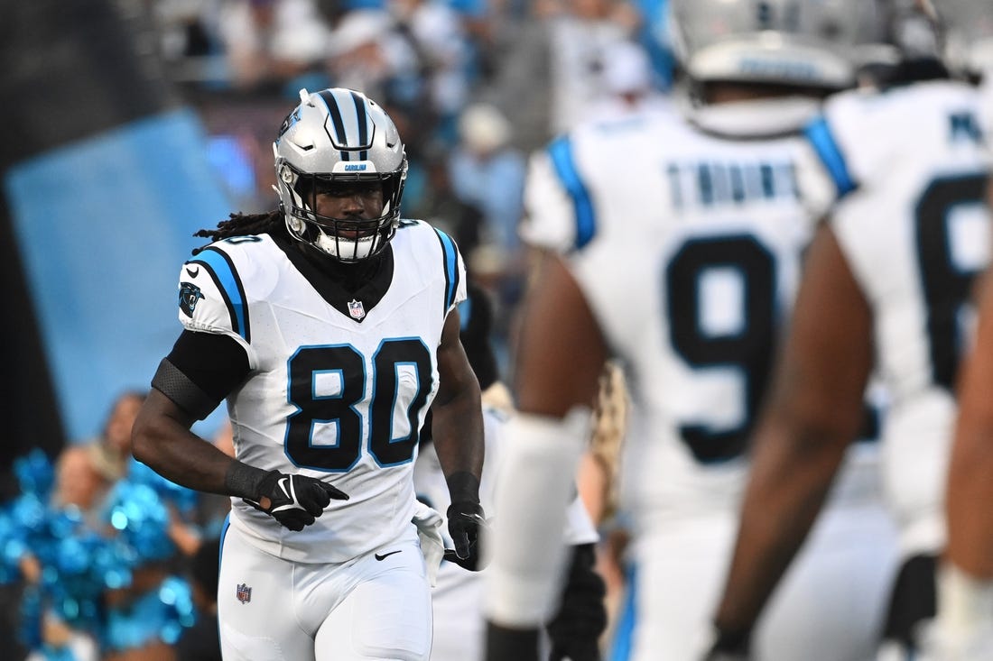 Sep 18, 2023; Charlotte, North Carolina, USA; Carolina Panthers tight end Ian Thomas (80) runs on to the field before the game at Bank of America Stadium. Mandatory Credit: Bob Donnan-USA TODAY Sports