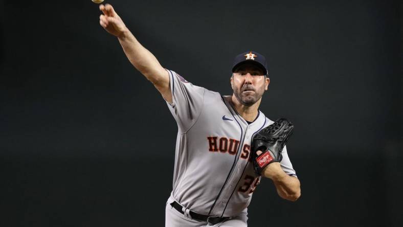 Sep 30, 2023; Phoenix, Arizona, USA; Houston Astros starting pitcher Justin Verlander (35) pitches against the Arizona Diamondbacks during the fourth inning at Chase Field. Mandatory Credit: Joe Camporeale-USA TODAY Sports