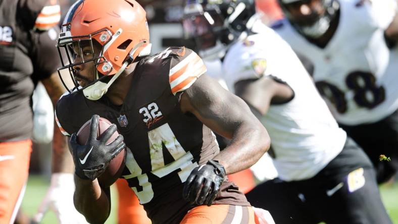 Oct 1, 2023; Cleveland, Ohio, USA; Cleveland Browns running back Jerome Ford (34) runs with the ball during the second half against the Baltimore Ravens at Cleveland Browns Stadium. Mandatory Credit: Ken Blaze-USA TODAY Sports