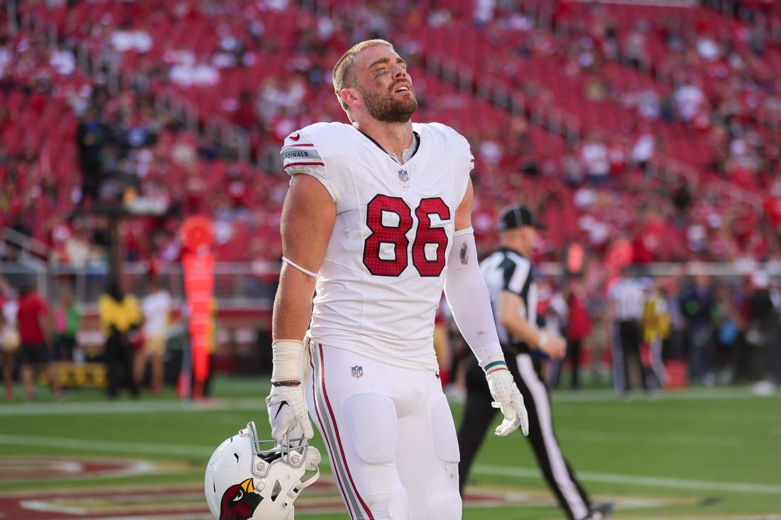 Oct 1, 2023; Santa Clara, California, USA; Arizona Cardinals tight end Zach Ertz (86) reacts after the game against the San Francisco 49ers at Levi's Stadium. Mandatory Credit: Sergio Estrada-USA TODAY Sports