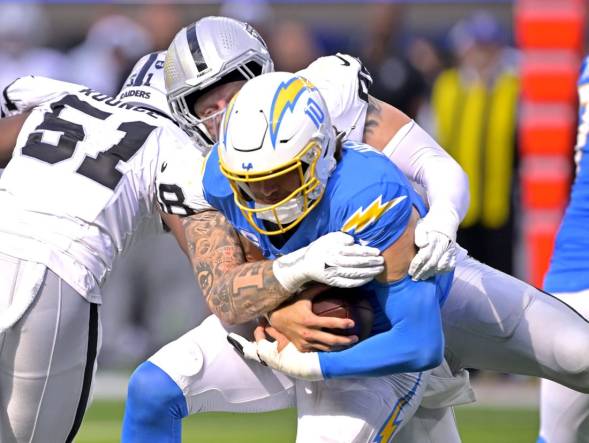 Chargers defeat Raiders 24-17